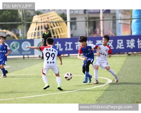 足球明星跨界挑战多项体育项目展现全能魅力与运动精神